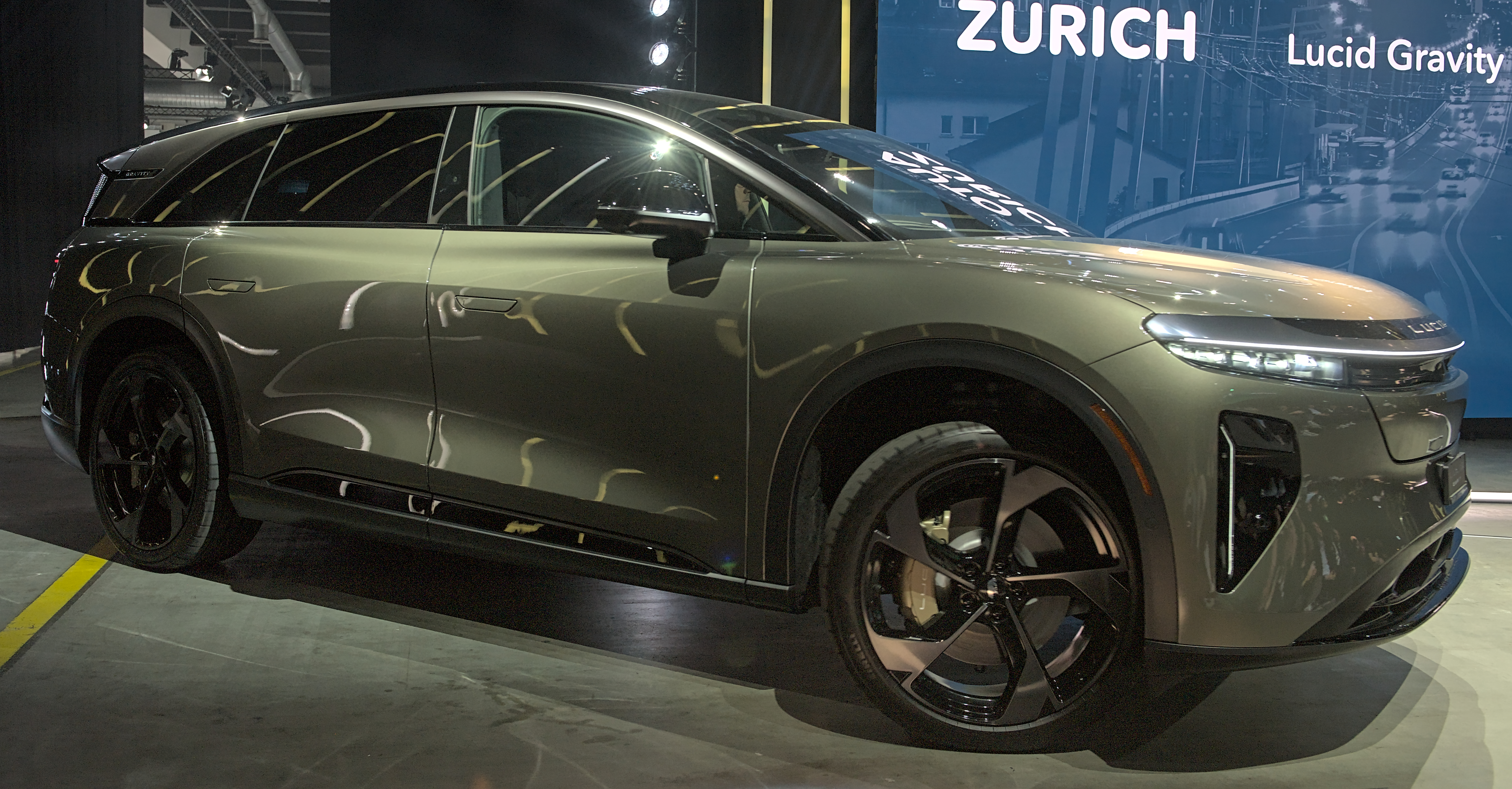 Lucid Gravity: SUV с 720 км пробег и зареждане по-бързо от всяко друго EV